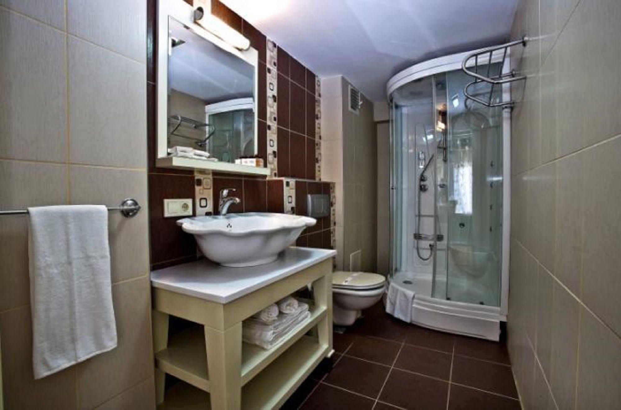Q Hotel Laleli Стамбул Экстерьер фото